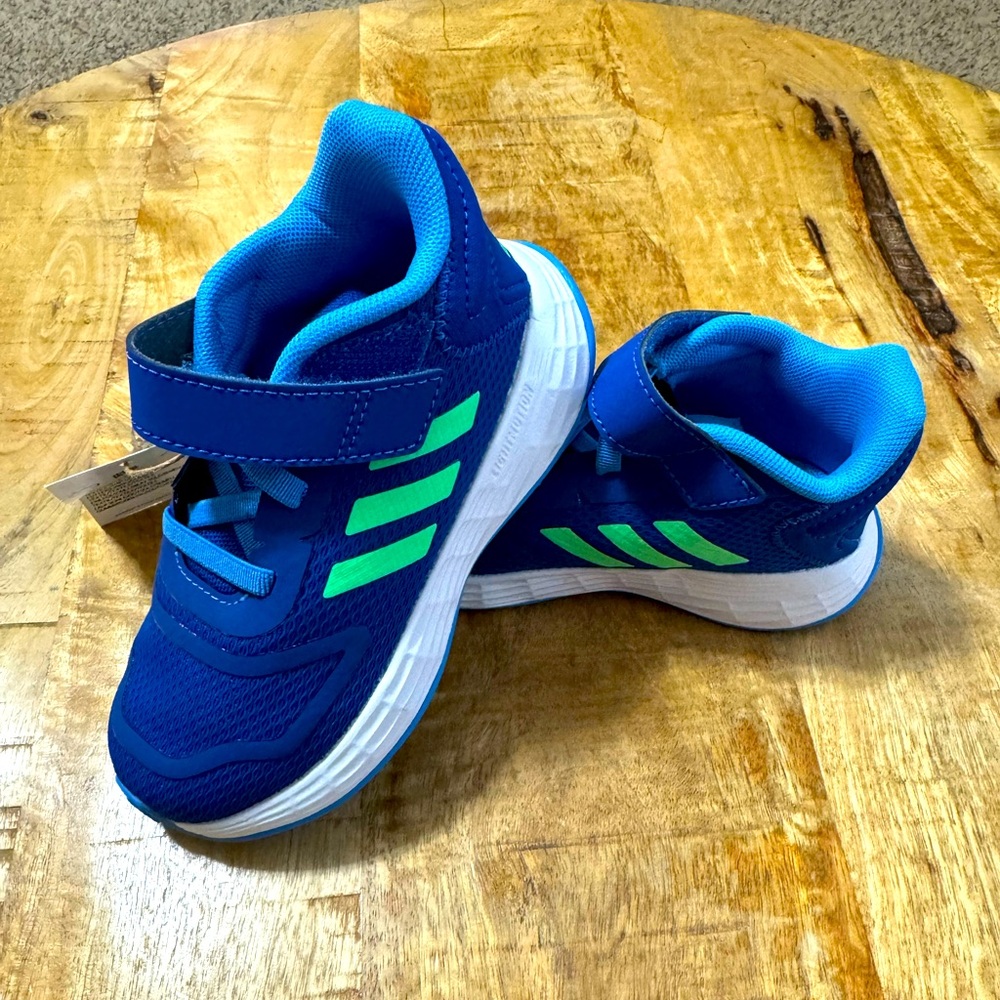 BRAND NEW Adidas Durango 10 EL I shoes in blue with green stripes, Toddler 8k